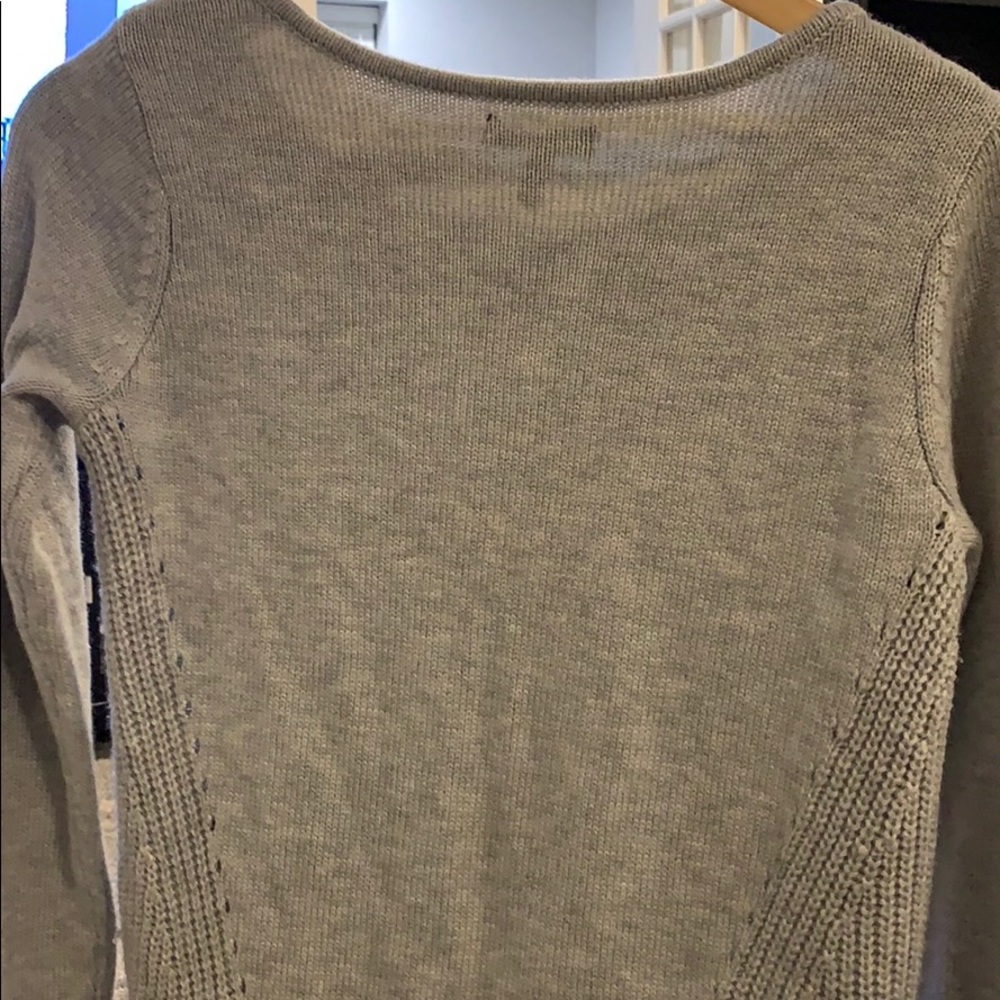 Fuzzy sweater - Picture 2 of 3